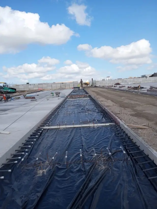 Apron beton kaplaması için kalıp ve donatı hazırlığı